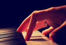 开云体育中国-铁血战车碾碎桑巴舞步，德甲双雄会师欧洲之巅！