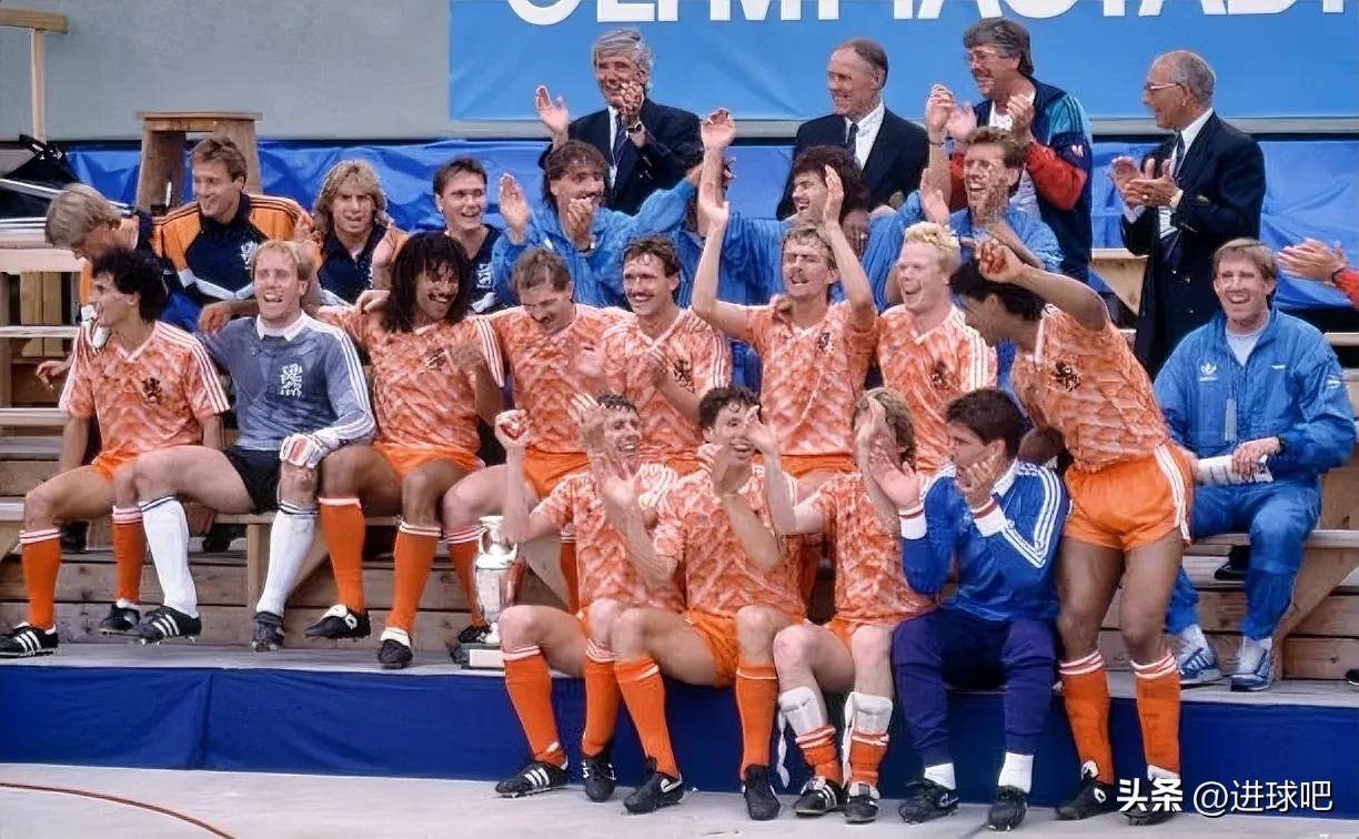 荷兰队夺得混合团体传奇战绩 荷兰队夺得混合团体传奇战绩