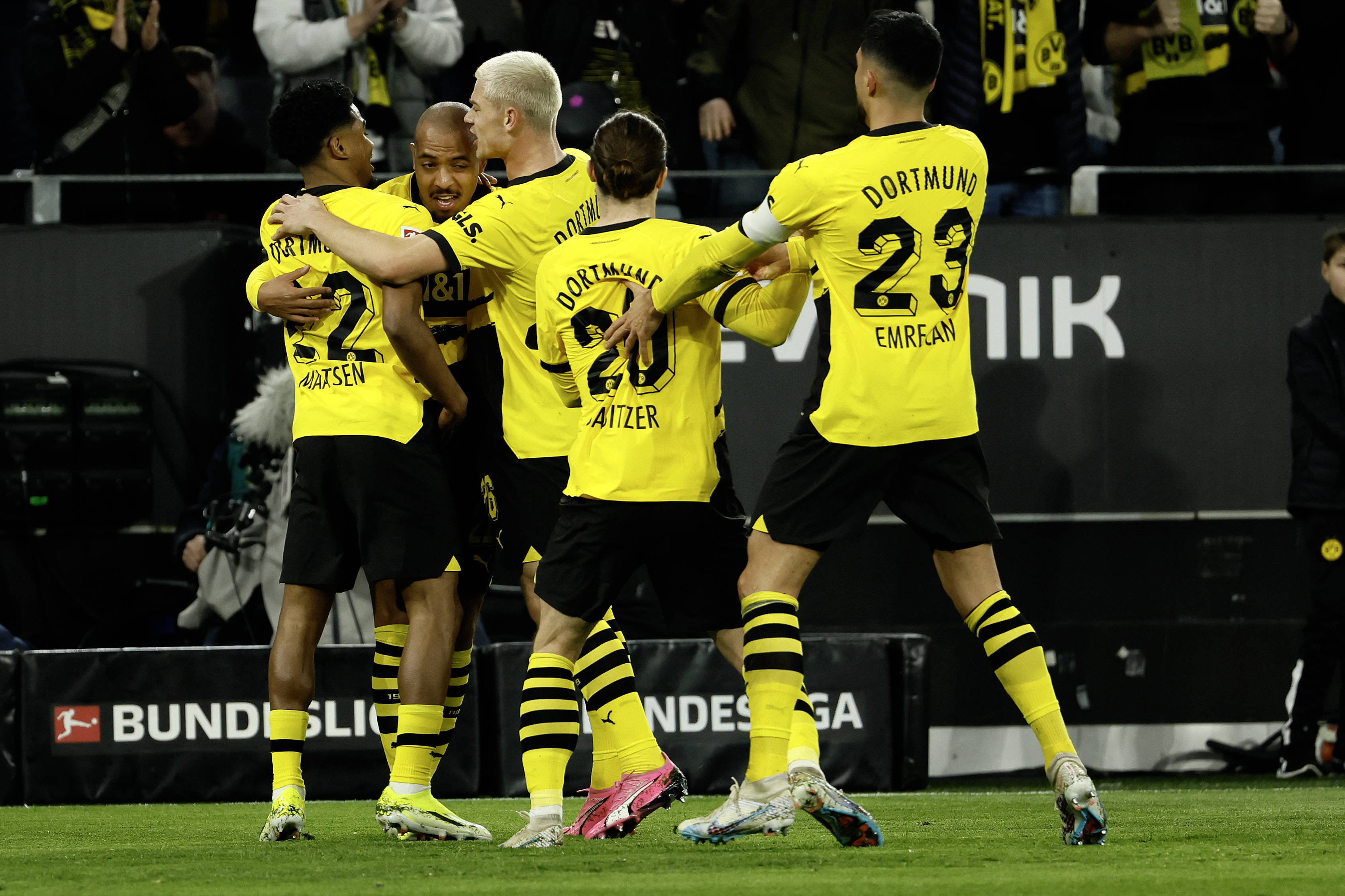 开云体育-多特蒙德客场逼平斯图加特，积累积分提升的简单介绍