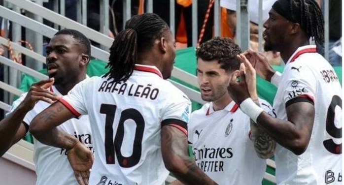 热那亚球员集体庆祝晋级意大利杯的简单介绍