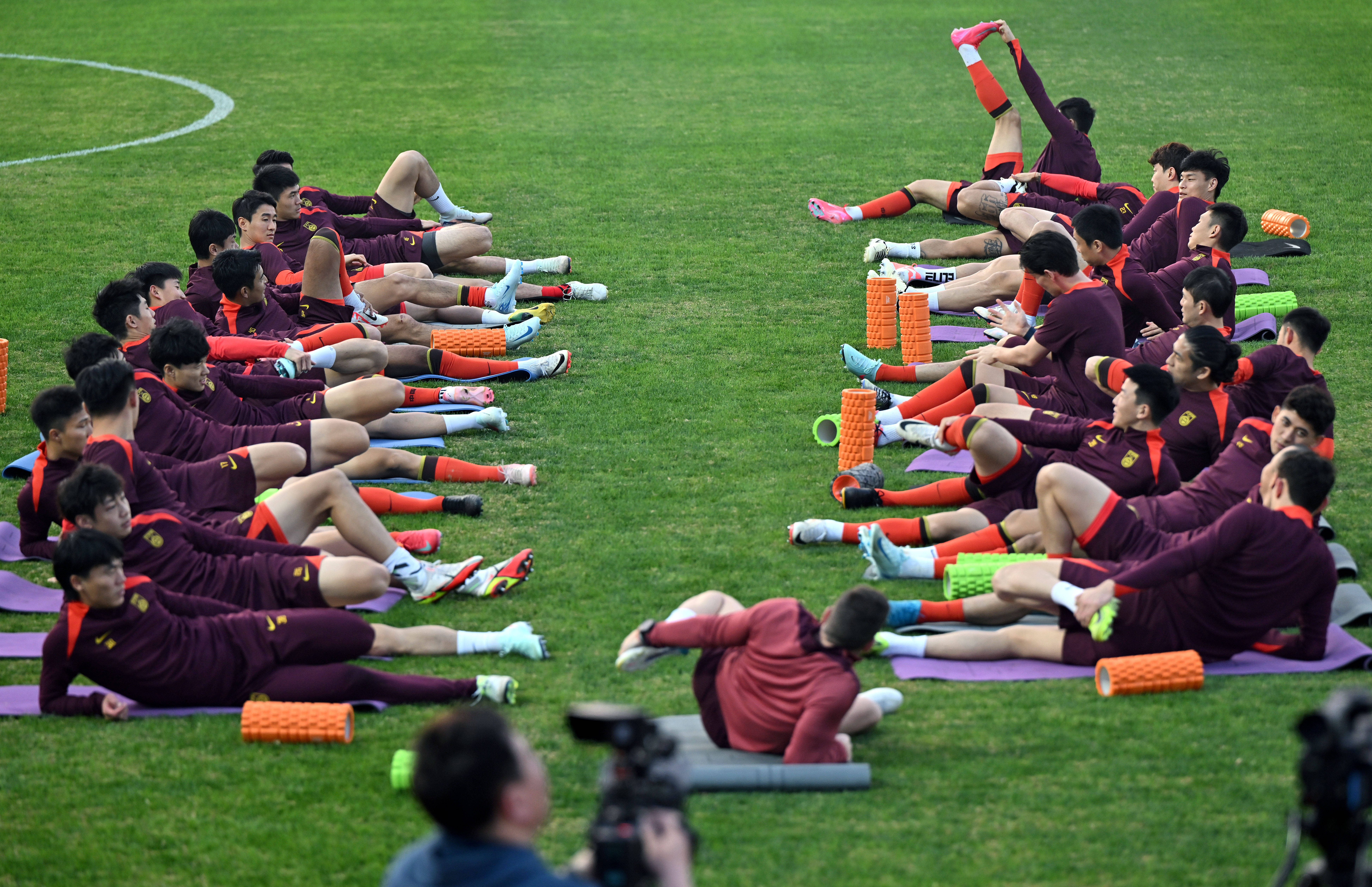 武里南球员日常训练备战下一场比赛的简单介绍 武里南球员日常训练备战下一场比赛的简单介绍