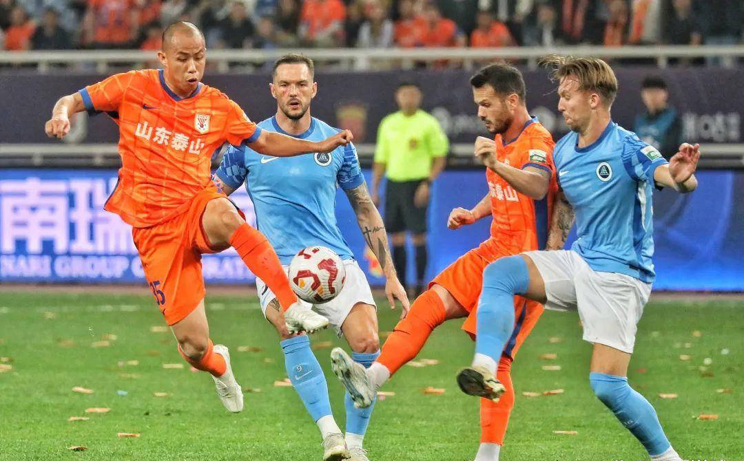 利用绝佳机会，球队喜获胜利