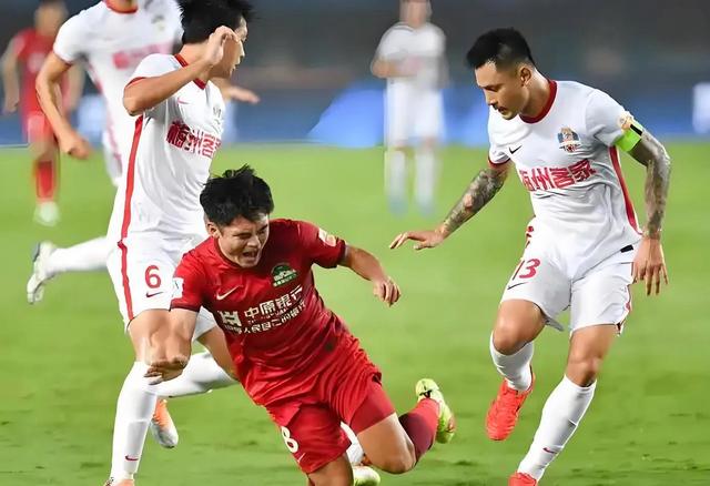 开云体育APP下载-比赛中有惊无险，球队成功保持领先