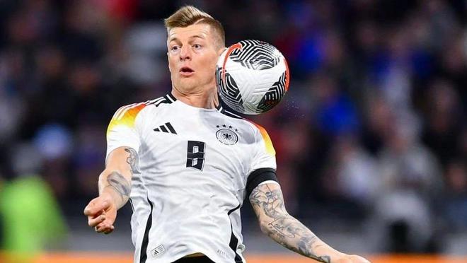 德国女足队发挥出色取得胜利