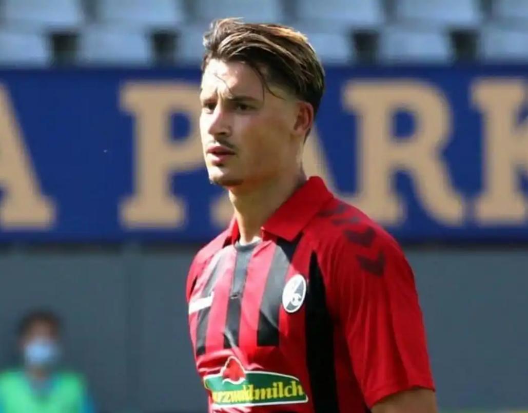 开云体育下载-关于阿贾克斯逆袭拜仁，荷兰勇士诠释决心的信息