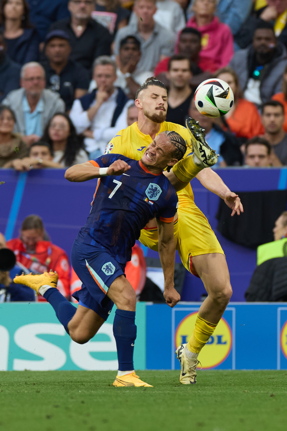 开云体育在线-荷兰女足巧妙作战，夺得国际比赛季军