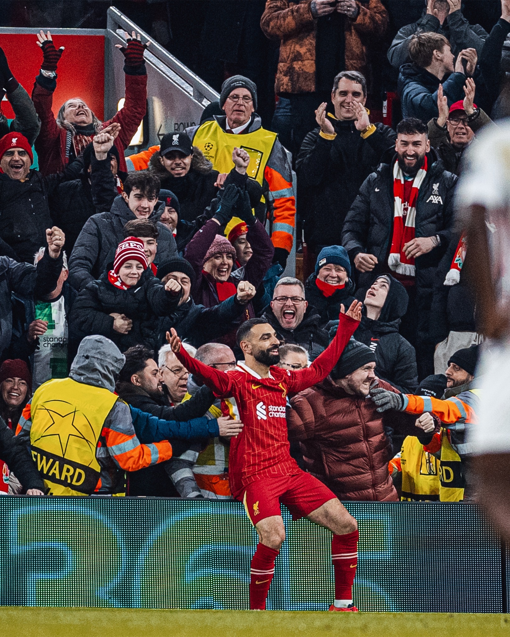 关于利物浦豪取三分，继续领跑英格兰足球联赛的信息