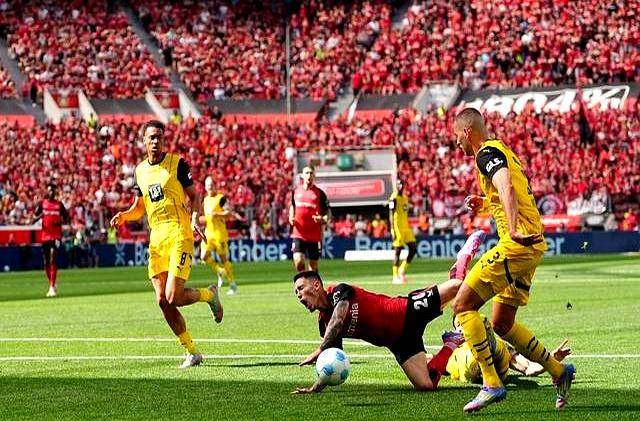 关于多特蒙德夺冠在望，球迷欢呼雀跃！的信息