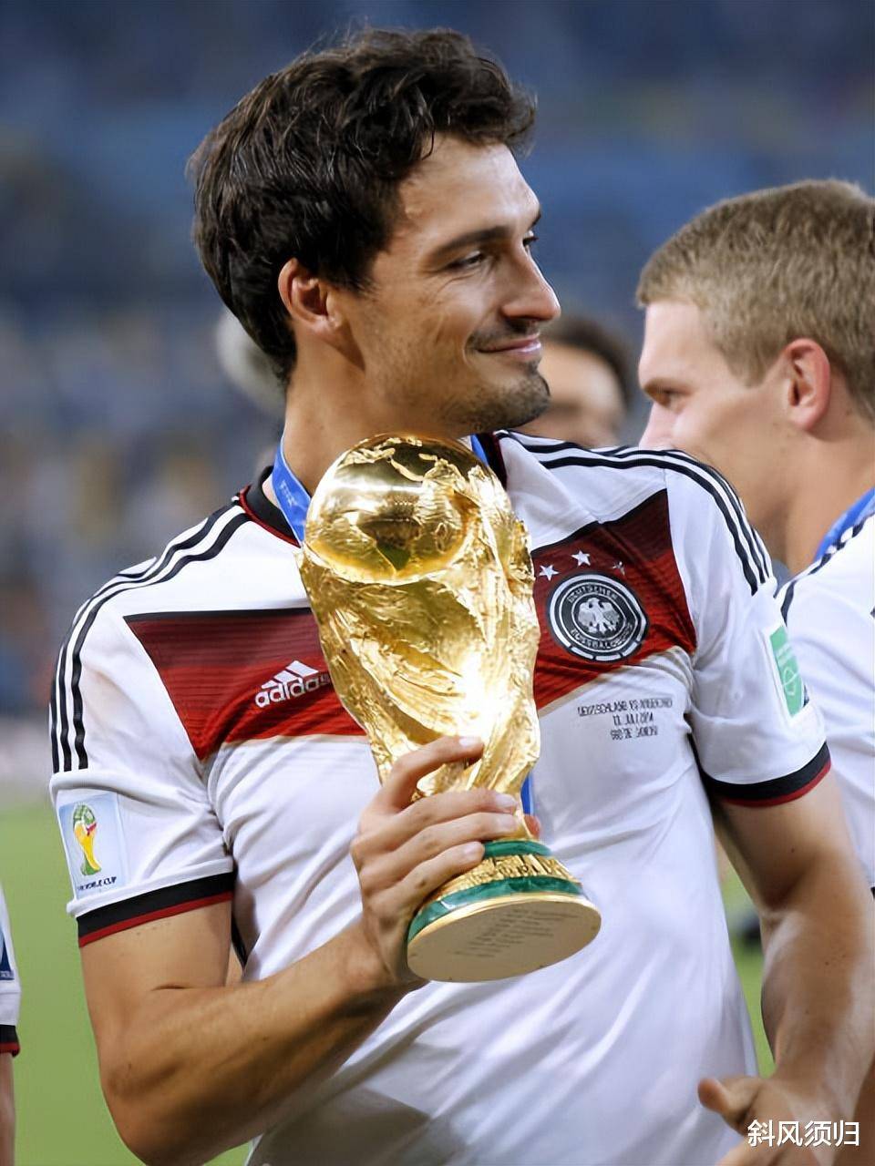 关于多特蒙德夺冠在望，球迷欢呼雀跃！的信息