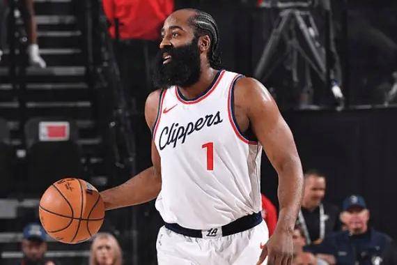 开云体育在线-火箭对抗开拓者：哈登对决利拉德，火力全开