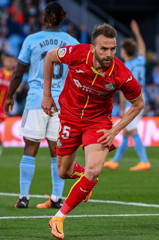 包含布里斯托城取胜收获三分，保级形式明朗的词条