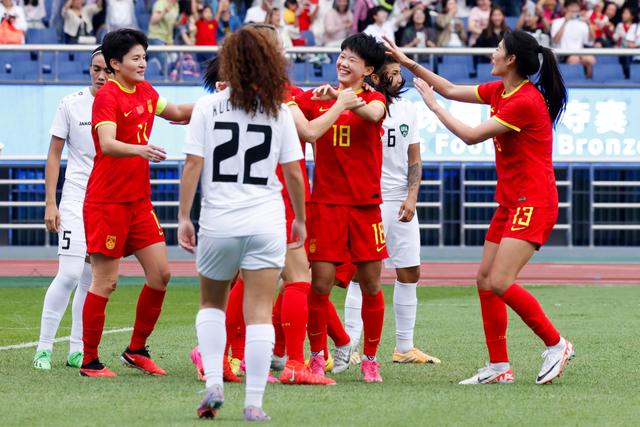 中国女足比赛大放异彩,成功杀入半决赛 中国女足比赛大放异彩,成功杀入半决赛