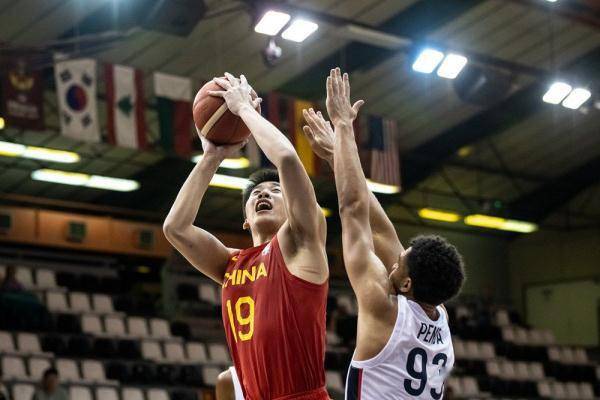 关于安徽男篮交锋西藏队，现场观众热情高涨的信息