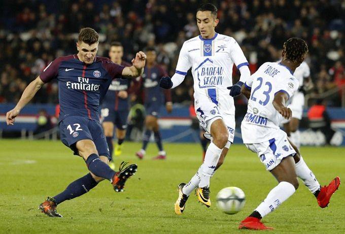 亚眠客场不敌巴黎，跌落积分榜底部