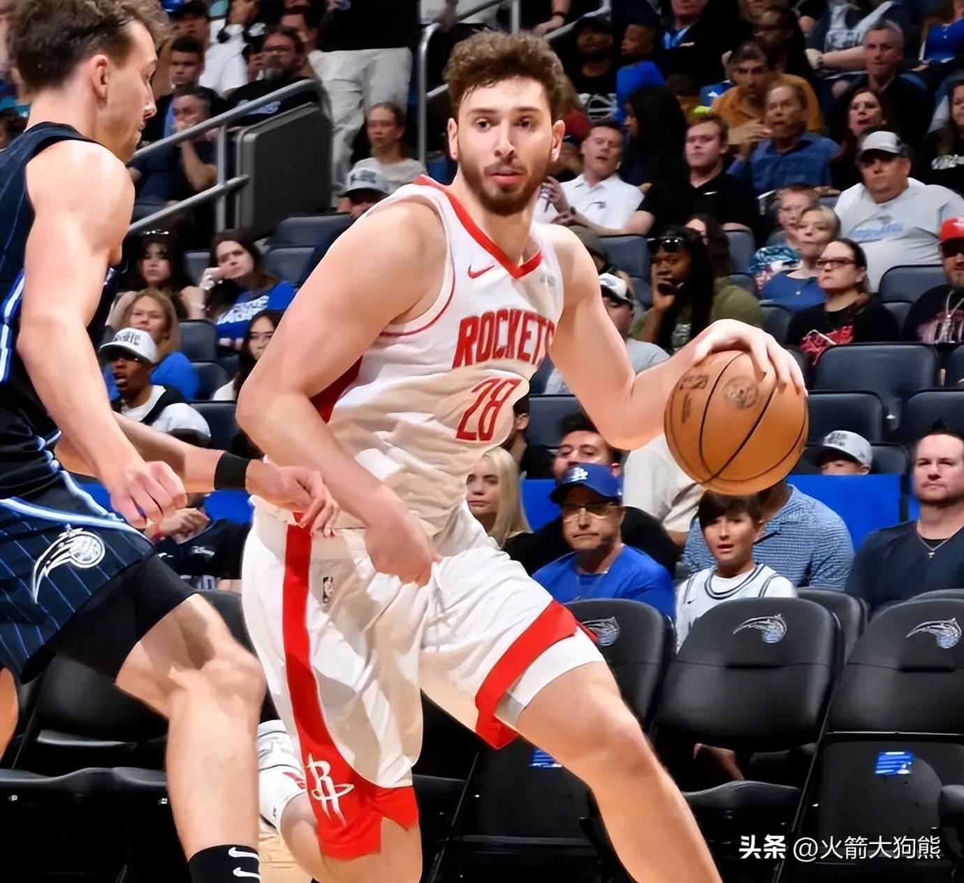 火箭队主帅赞扬小将对球队的贡献，期待更大作为的简单介绍