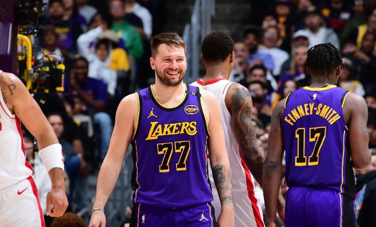 美属维京群岛队伍擦亮眼睛，锁定前行路上的胜利