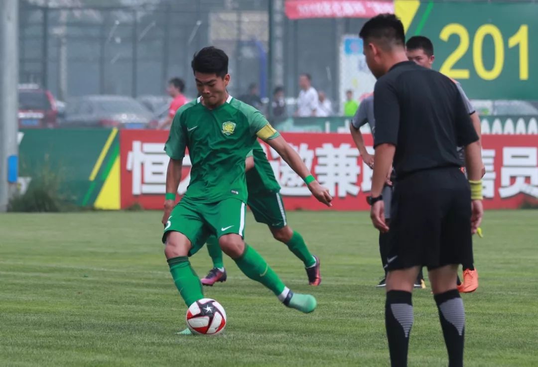 包含浙江毅腾客场大胜北控，跻身积分榜前列的词条