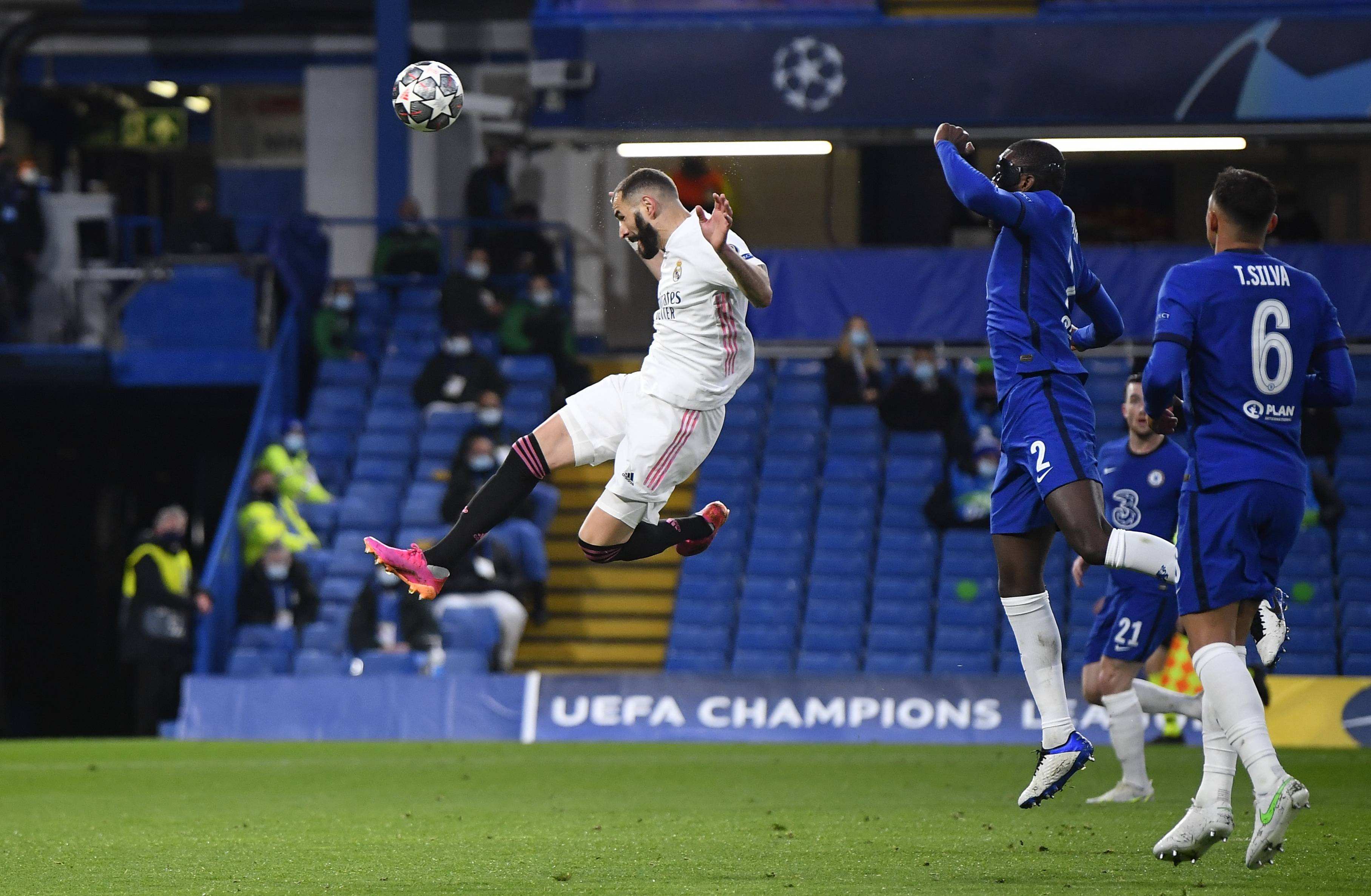 包含巴黎圣日耳曼憾负多特蒙德，遭淘汰的词条