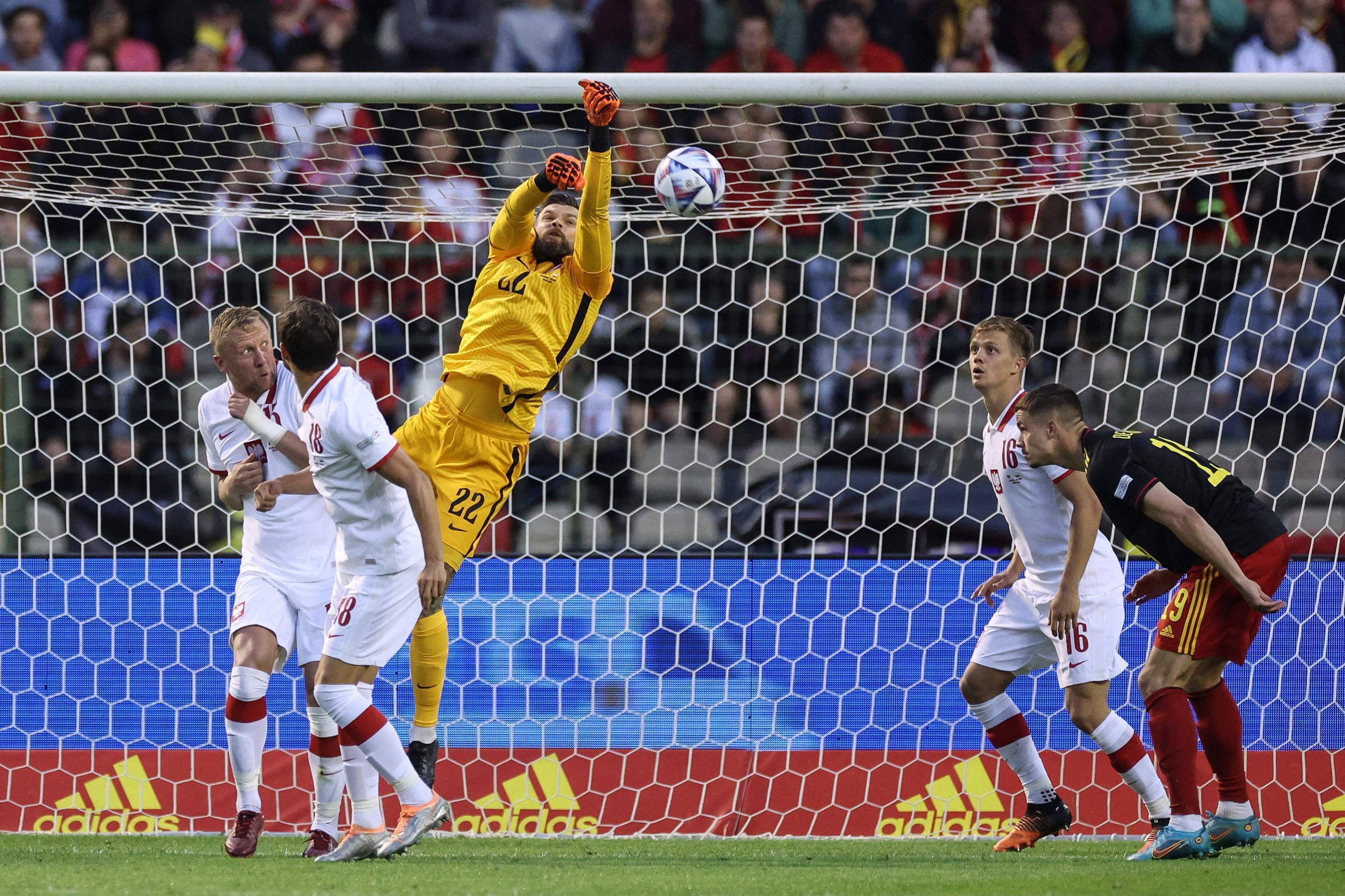 开云体育官方网站-波兰乒乓球队力克比利时乒乓球队，张本智和制霸全场