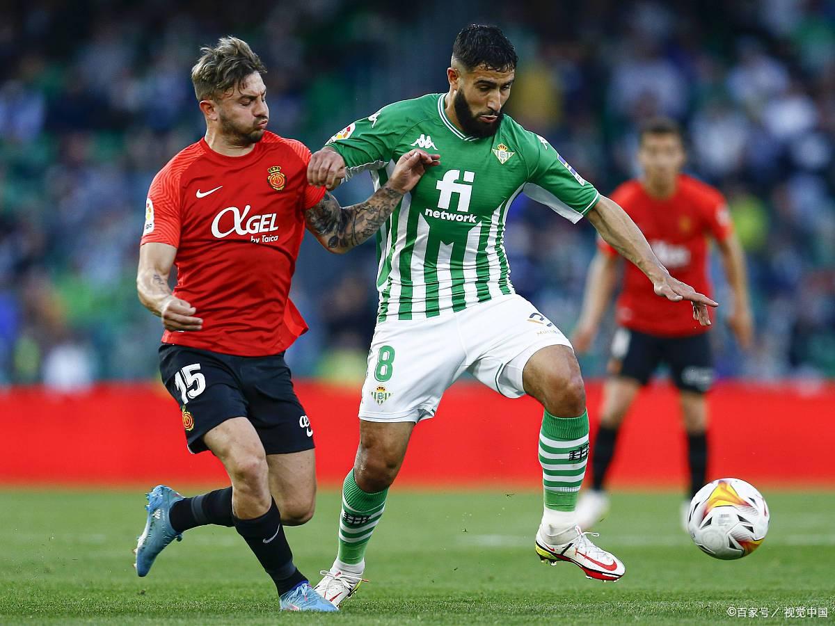 莱比锡红牛逼平多特蒙德，坚持不败势头