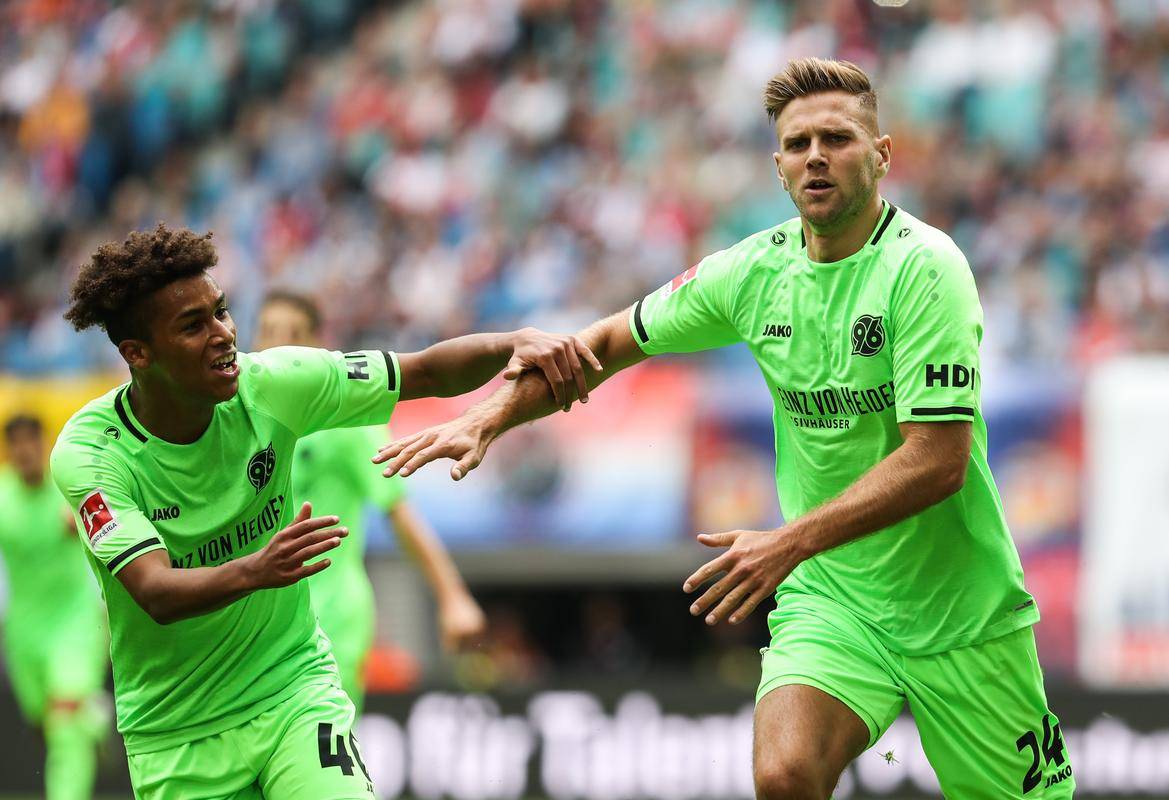 汉诺威客场失利，德甲比赛难以挽回颓势