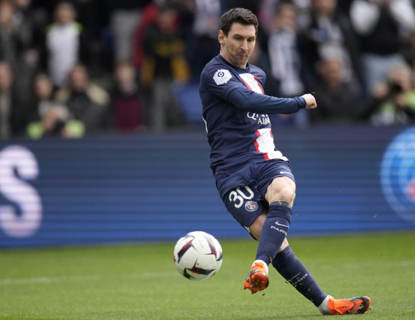 巴塞罗那3-2惊险战胜巴伦西亚，梅西献绝杀