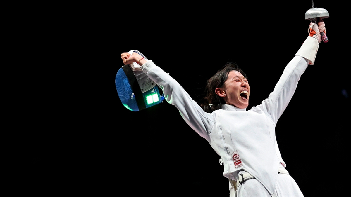 波兰女子射击选手夺冠，再次登上领奖台