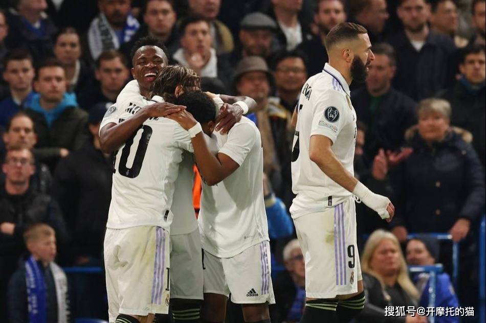 关于曼城轻取日本，本泽马统治全场的信息